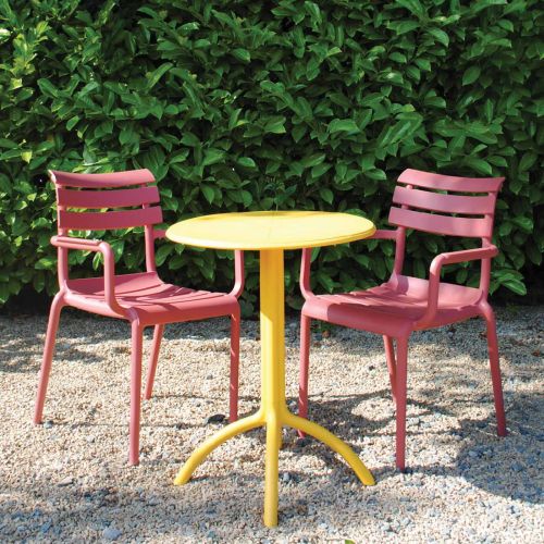 2 Seater Octopus Round Table Yellow with Paris Chairs in Marsala
