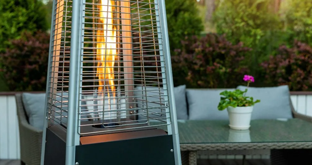 Pyramid flame gas patio heater
