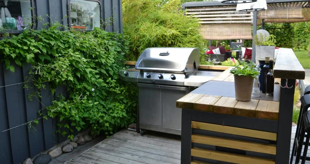 Outdoor Kitchens In Small Garden